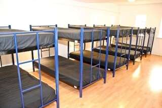 Хостелы My Place Dublin Hostel Дублин Кровать в 14-местной общей спальне-7